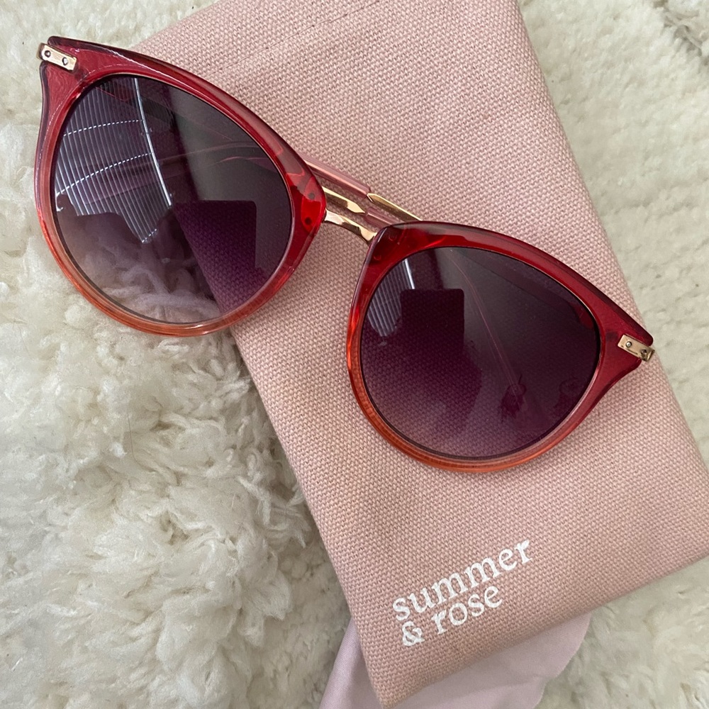 Brand new summer and rose pink clear frame sunglasses - Picture 2 of 2